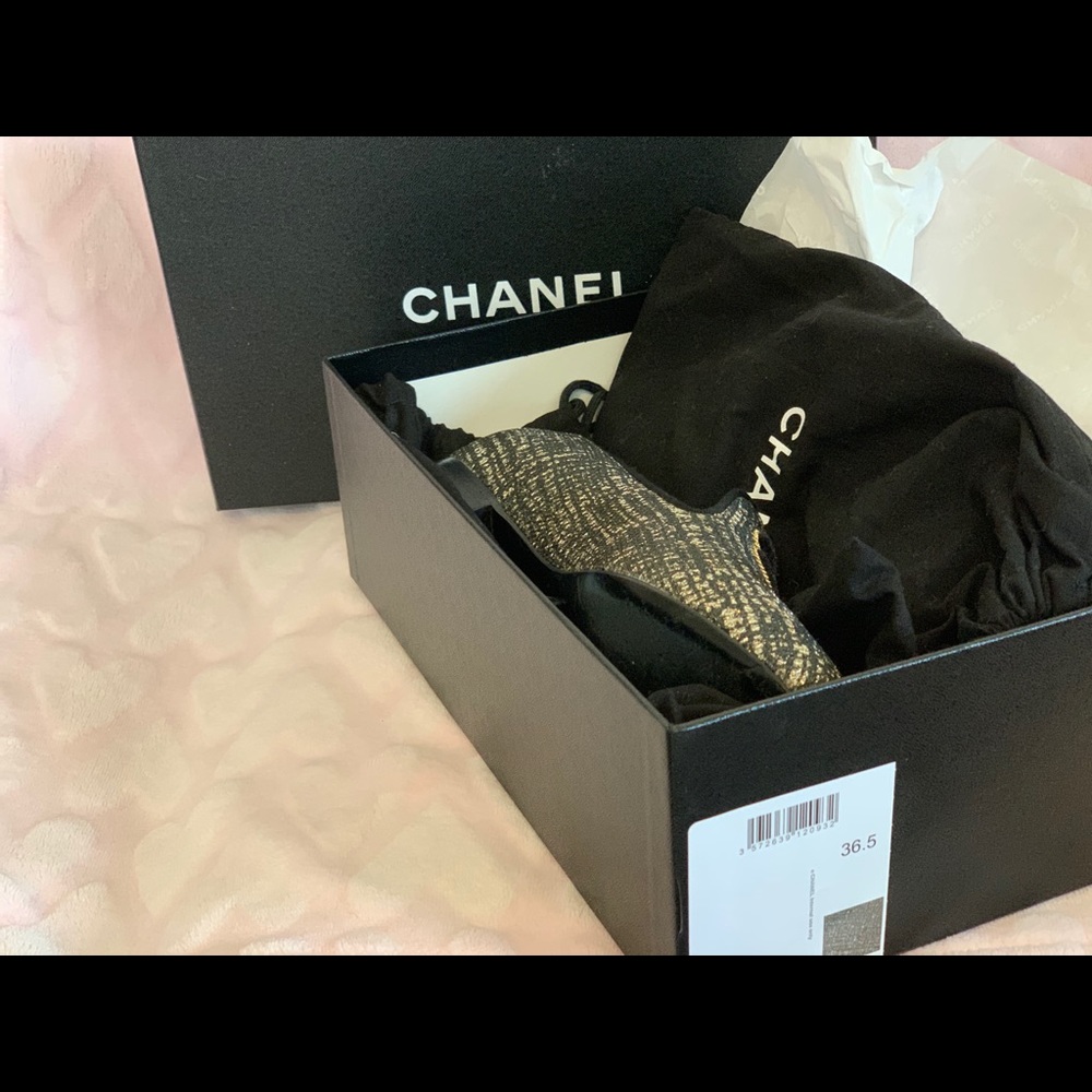 Chanel Loafers black and gold CC logo - Picture 2 of 4